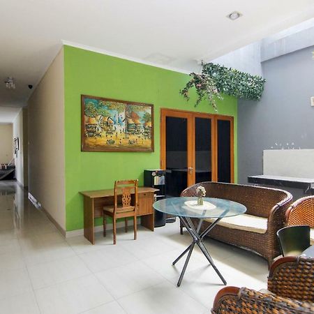 Reddoorz Near Kemang Square Ξενοδοχείο Τζακάρτα Εξωτερικό φωτογραφία