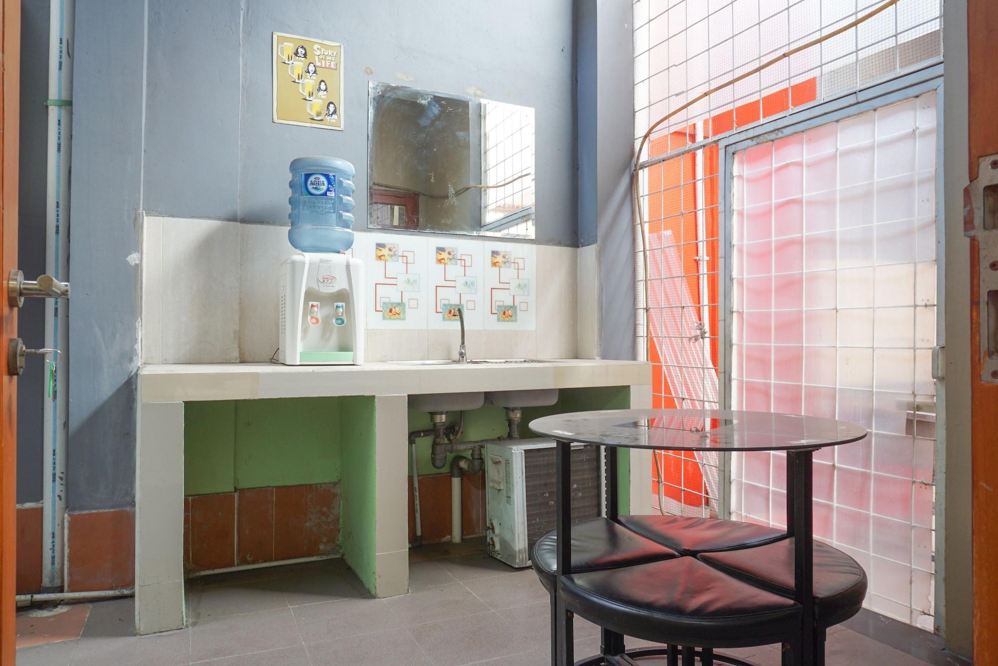 Reddoorz Near Kemang Square Ξενοδοχείο Τζακάρτα Εξωτερικό φωτογραφία
