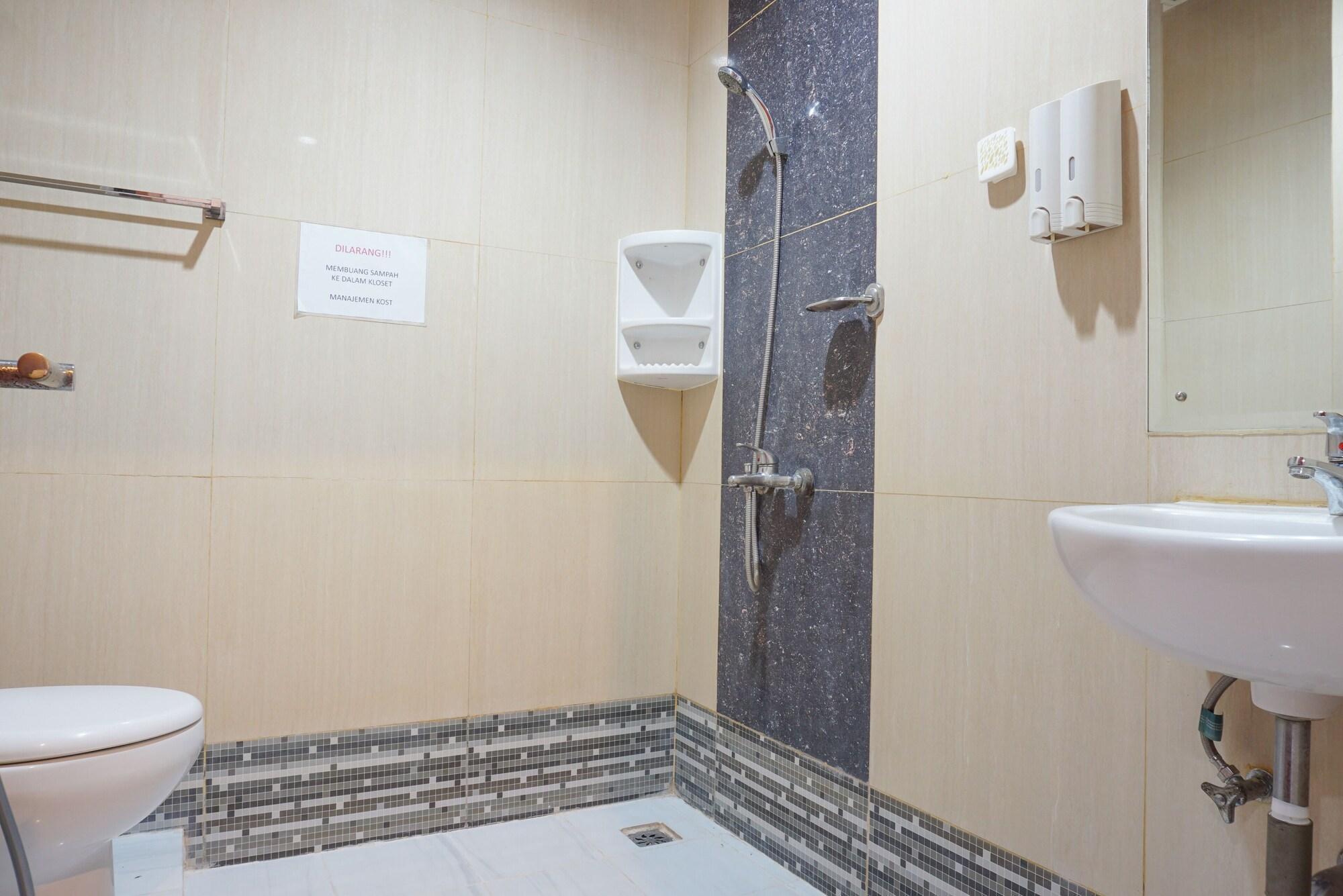 Reddoorz Near Kemang Square Ξενοδοχείο Τζακάρτα Εξωτερικό φωτογραφία
