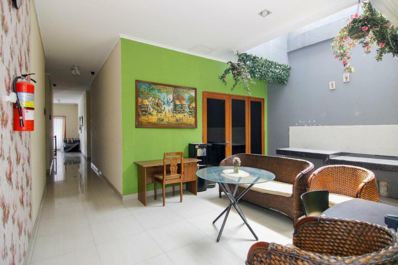 Reddoorz Near Kemang Square Ξενοδοχείο Τζακάρτα Εξωτερικό φωτογραφία